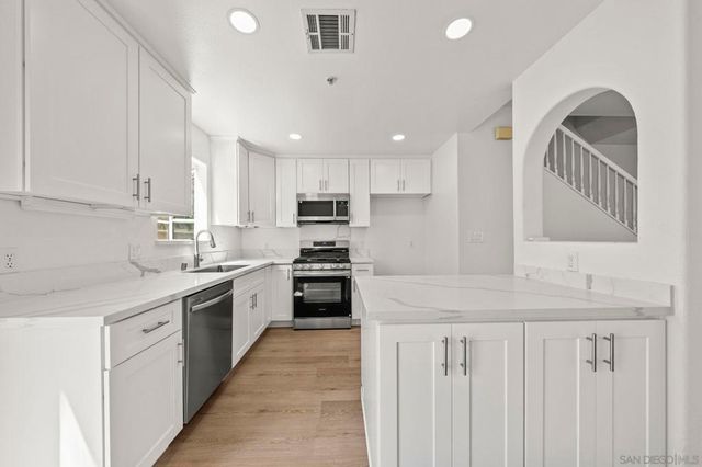 8659 Moody, Cypress, CA 90630