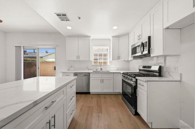 8659 Moody, Cypress, CA 90630