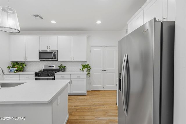 7867 S Walnutview Drive, Tucson, AZ 85757