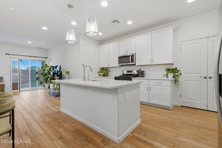 7867 S Walnutview Drive, Tucson, AZ 85757