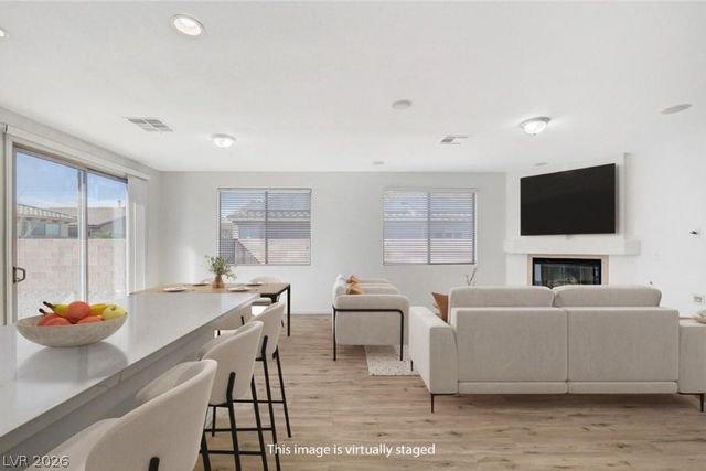 1025 Viale Placenza Place, Henderson, NV 89011