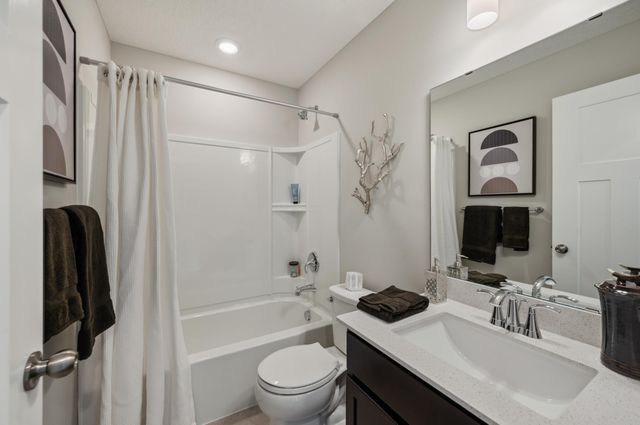 10871 Hemingway Avenue S, Cottage Grove, MN 55016