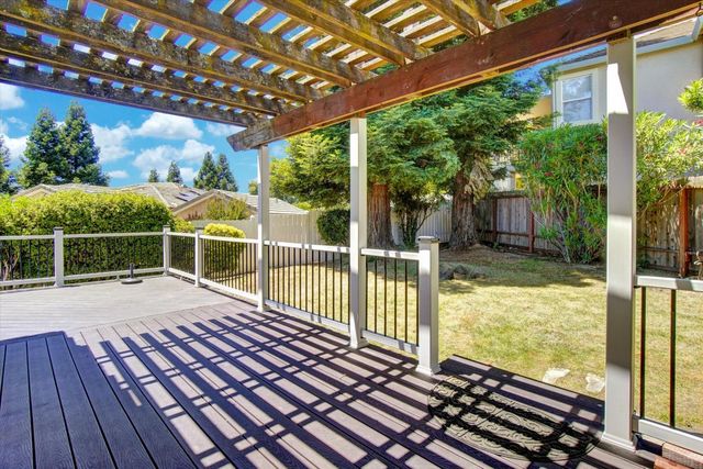 3134 Woodleigh Ln, Cameron Park, CA 95682