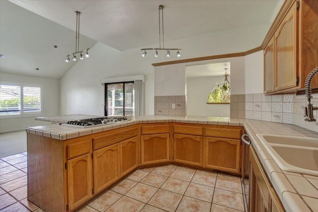3134 Woodleigh Ln, Cameron Park, CA 95682