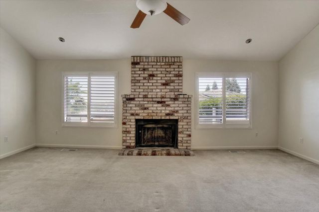 3134 Woodleigh Ln, Cameron Park, CA 95682