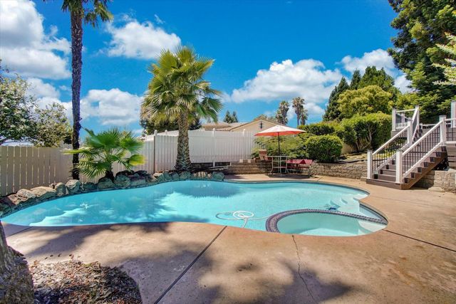 3134 Woodleigh Ln, Cameron Park, CA 95682