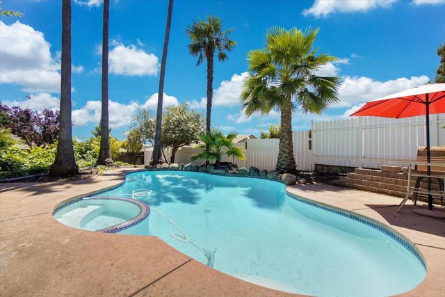 3134 Woodleigh Ln, Cameron Park, CA 95682