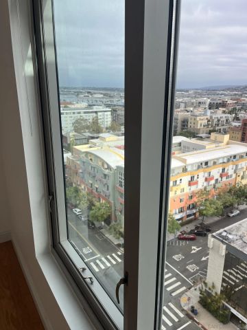 425 W Beech 1556, San Diego, CA 92101