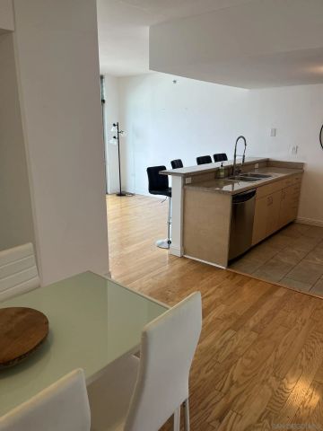 425 W Beech 1556, San Diego, CA 92101