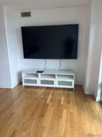 425 W Beech 1556, San Diego, CA 92101
