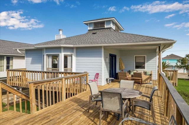 1007 Tiki, Tiki Island, TX 77554