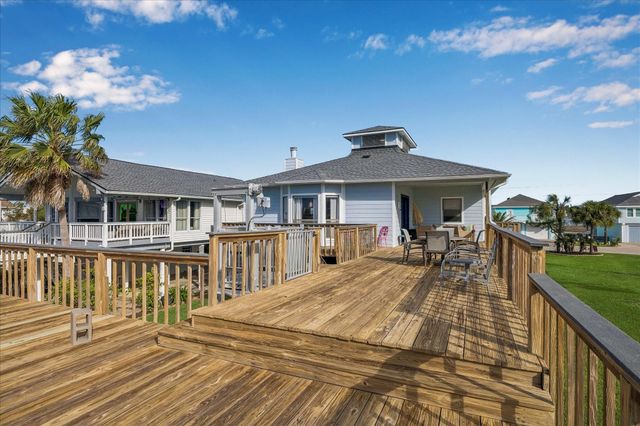 1007 Tiki, Tiki Island, TX 77554