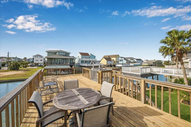 1007 Tiki, Tiki Island, TX 77554
