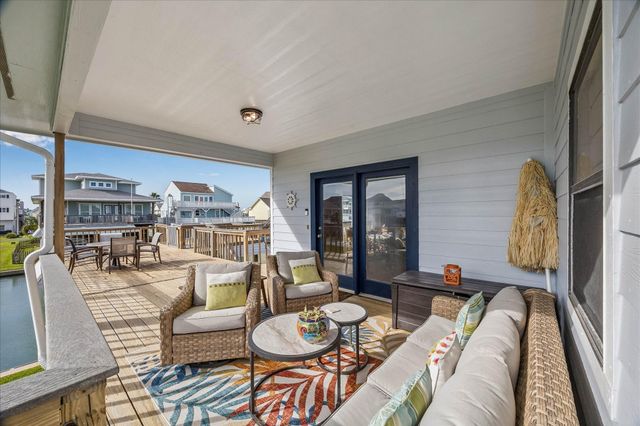 1007 Tiki, Tiki Island, TX 77554