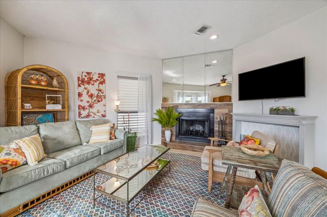 1007 Tiki, Tiki Island, TX 77554