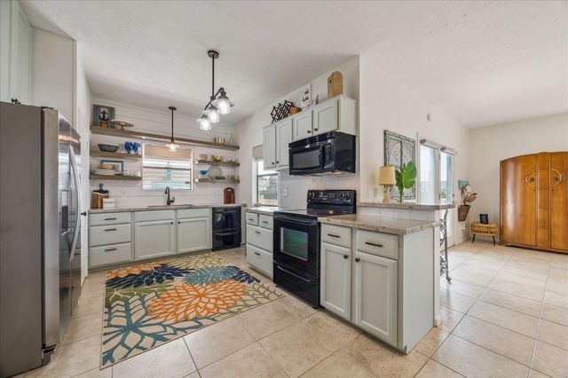 1007 Tiki, Tiki Island, TX 77554