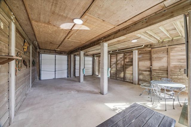 1007 Tiki, Tiki Island, TX 77554