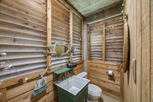 1007 Tiki, Tiki Island, TX 77554