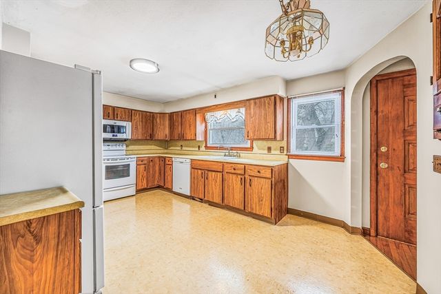 331 Dale Street, Chicopee, MA 01013