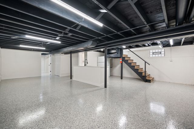 4745 S Leamington Avenue, Chicago, IL 60638
