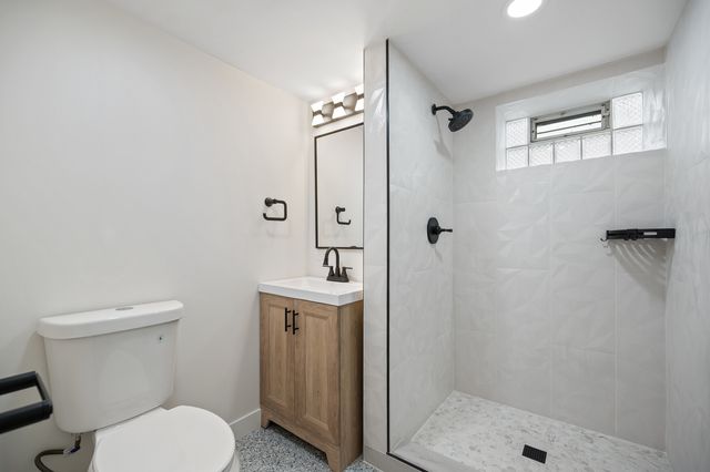 4745 S Leamington Avenue, Chicago, IL 60638