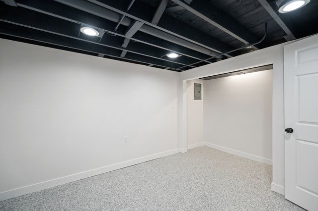 4745 S Leamington Avenue, Chicago, IL 60638
