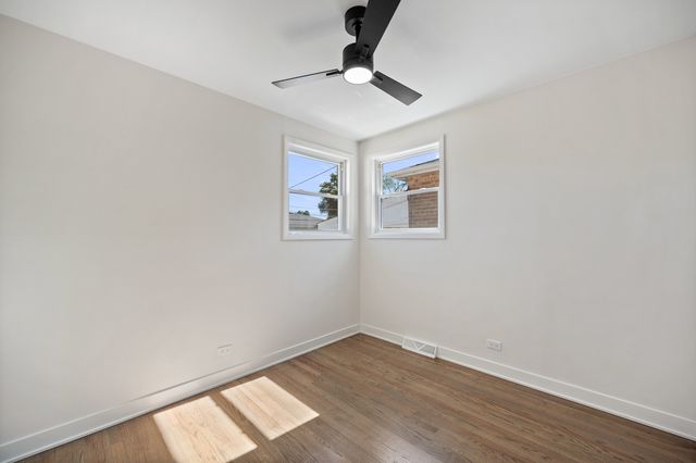 4745 S Leamington Avenue, Chicago, IL 60638