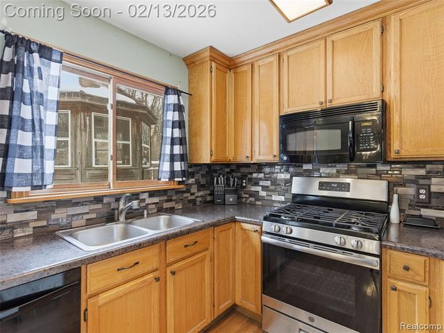 2222 Landmark Drive, Lapeer, MI 48446