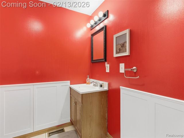 2222 Landmark Drive, Lapeer, MI 48446