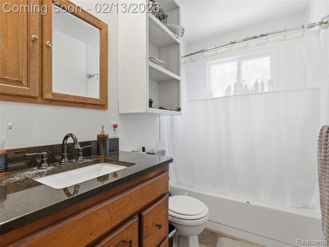 2222 Landmark Drive, Lapeer, MI 48446