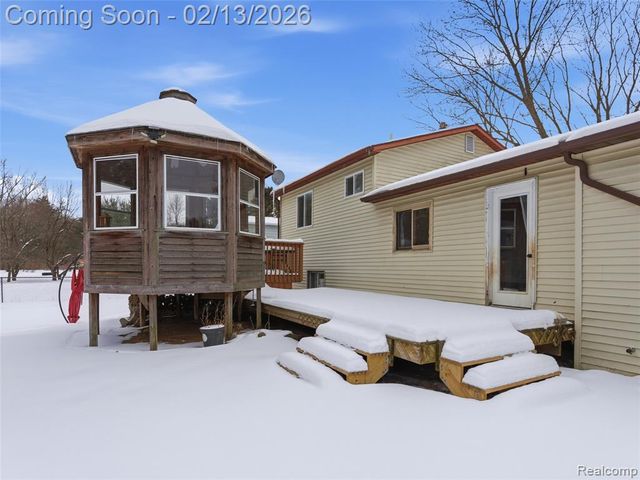 2222 Landmark Drive, Lapeer, MI 48446