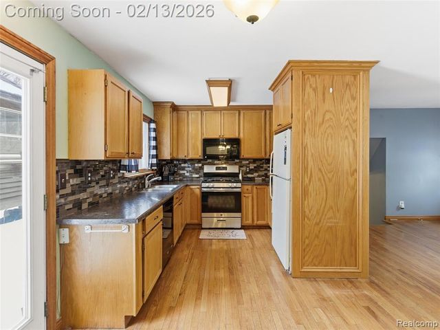 2222 Landmark Drive, Lapeer, MI 48446