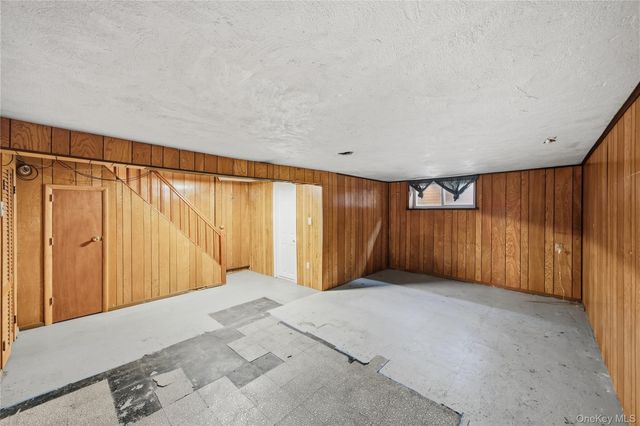 61-17 81st Street, Middle Village, NY 11379