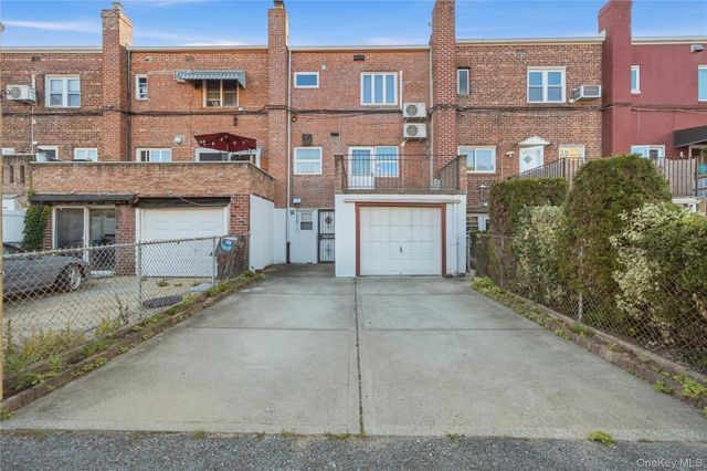 61-17 81st Street, Middle Village, NY 11379