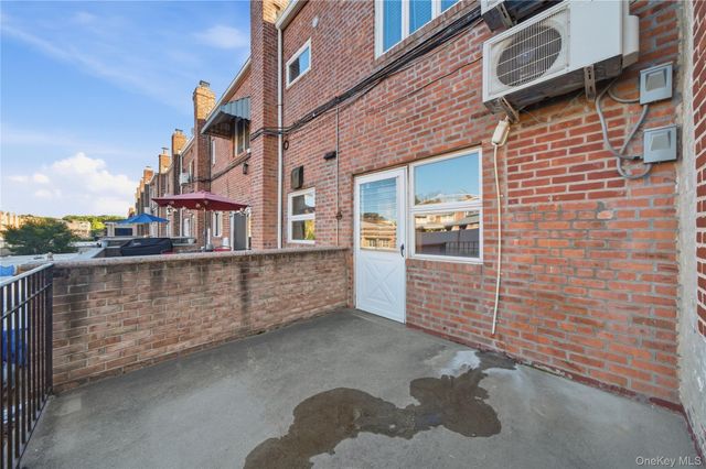 61-17 81st Street, Middle Village, NY 11379