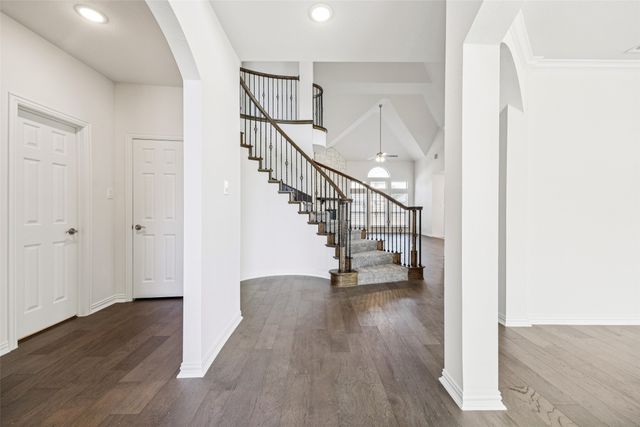 105 Basswood Drive, Red Oak, TX 75154