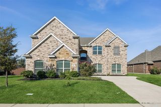 105 Basswood Drive, Red Oak, TX 75154