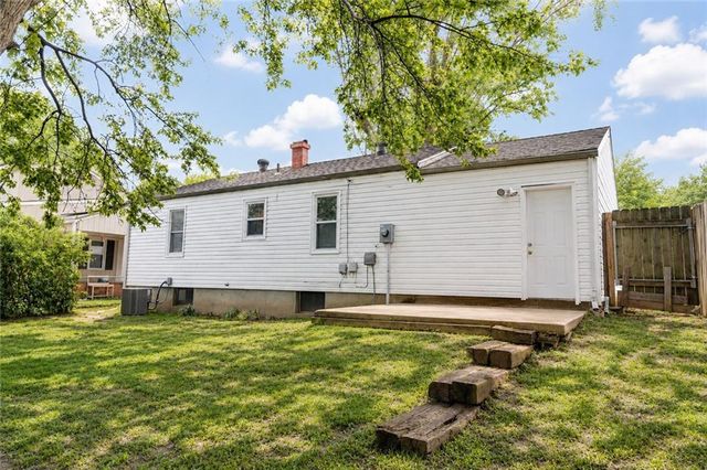 1713 N Dodgion Avenue, Independence, MO 64050