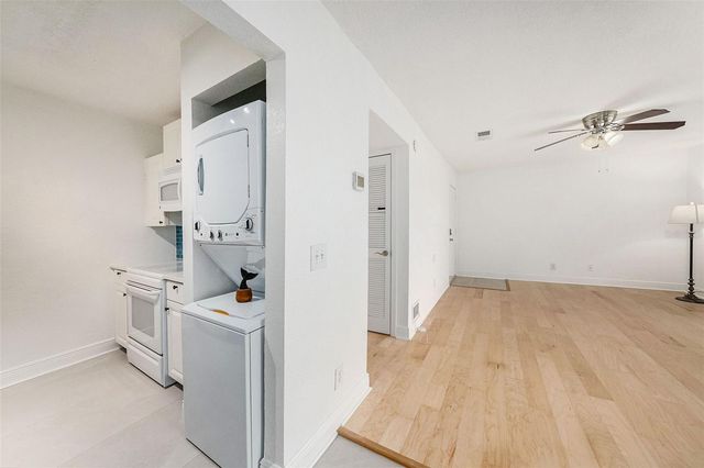 13725 JUNIPER BLOSSOM DRIVE 201, Tampa, FL 33618