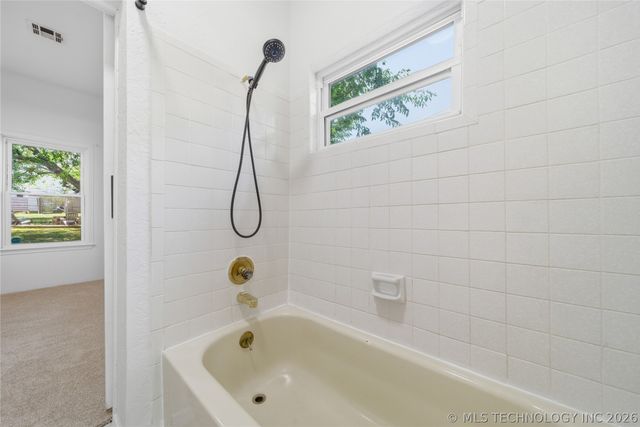 1419 W Maple Street, Collinsville, OK 74021