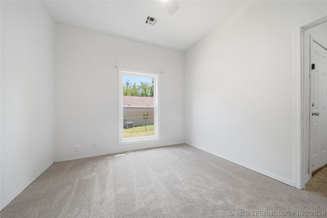 1419 W Maple Street, Collinsville, OK 74021