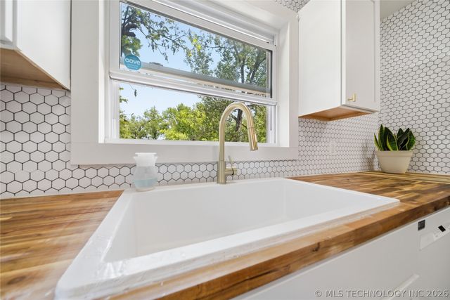 1419 W Maple Street, Collinsville, OK 74021