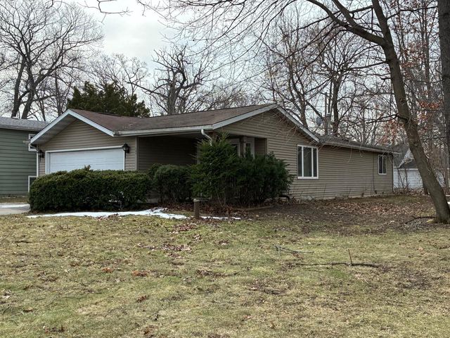 121 E Wisconsin AVENUE, Silver Lake, WI 53170