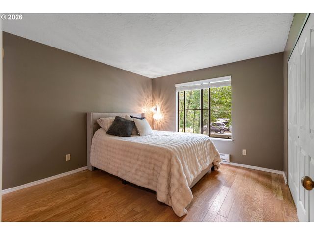 4000 CARMAN Dr 60, Lake Oswego, OR 97035