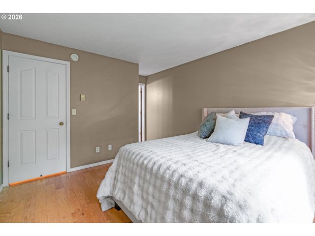 4000 CARMAN Dr 60, Lake Oswego, OR 97035