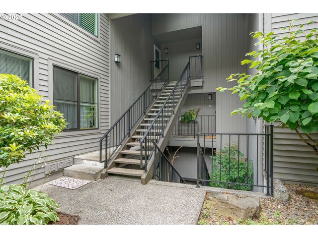 4000 CARMAN Dr 60, Lake Oswego, OR 97035