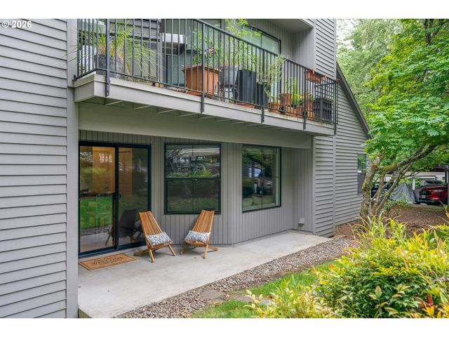 4000 CARMAN Dr 60, Lake Oswego, OR 97035