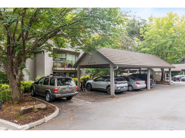 4000 CARMAN Dr 60, Lake Oswego, OR 97035
