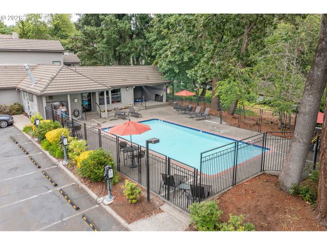 4000 CARMAN Dr 60, Lake Oswego, OR 97035