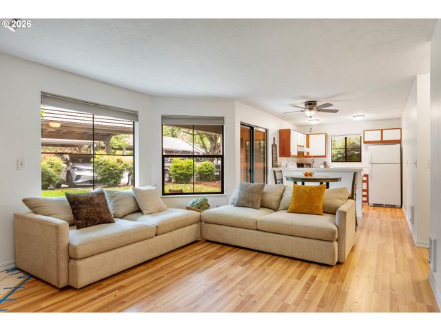 4000 CARMAN Dr 60, Lake Oswego, OR 97035